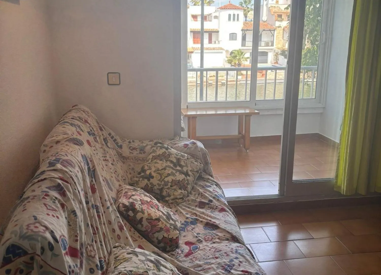 Gloria Crespo Poblat Tipic - Canal Empuriabrava